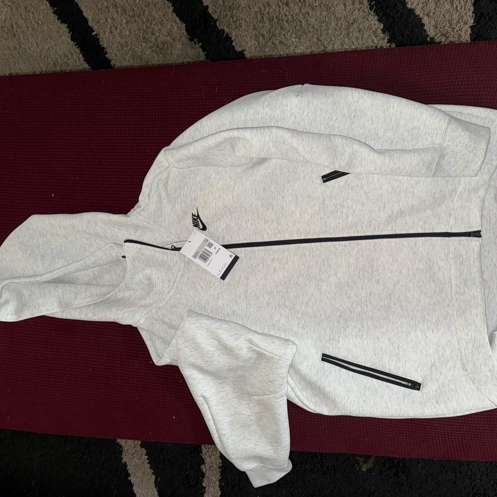 Nike women tech